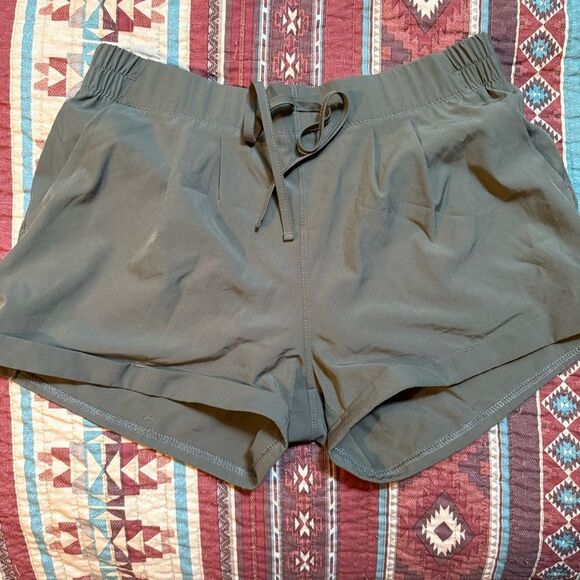 ZYIA active green shorts size medium - Picture 3 of 6
